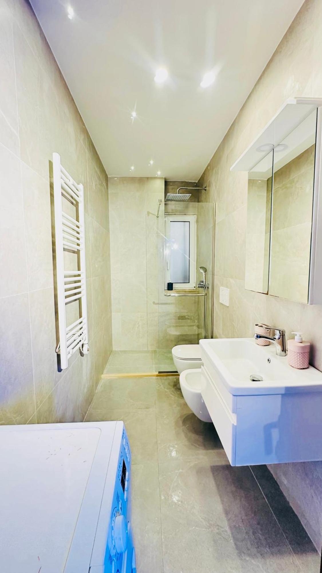 Blloku Luxury 2 Bedroom * Tirana
